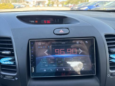 Used 2017 Kia Forte LX FWD image 18