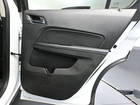 Used 2017 Chevrolet Equinox LT w/ Convenience Package image 37