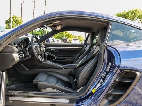 Used 2025 Porsche 718 Cayman RWD image 30