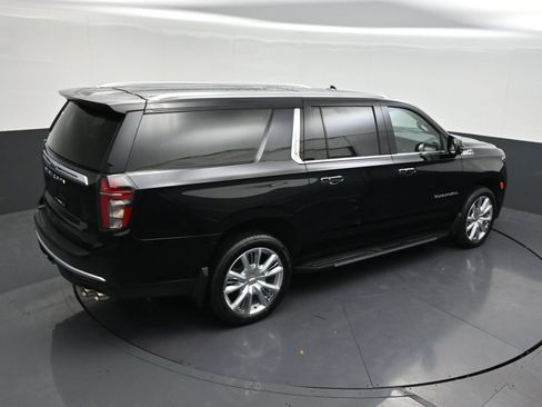 Used 2024 Chevrolet Suburban High Country AWD/4WD image 19