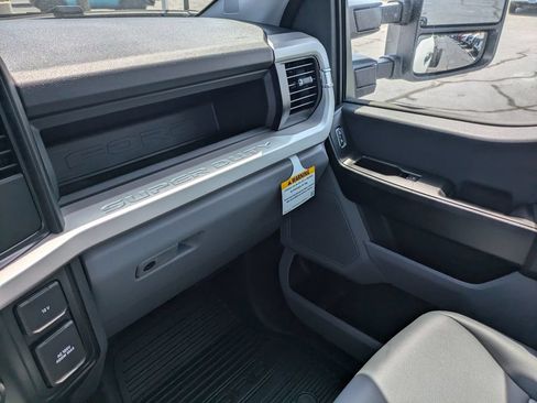 Used 2025 Ford F600 2WD Regular Cab Super Duty w/ XL Chrome Package image 15