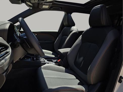 Used 2025 Subaru Forester Sport image 14