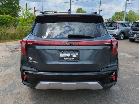 Used 2024 Kia Seltos EX FWD image 6