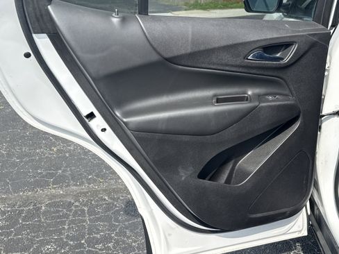 Used 2018 Chevrolet Equinox LT image 8