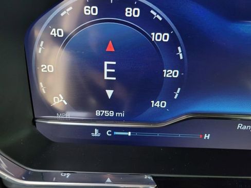 Used 2025 Chevrolet Silverado 1500 High Country image 32