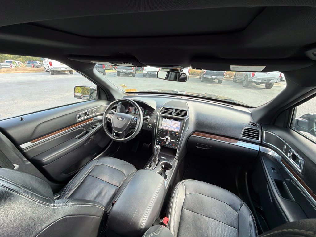 Used 2018 Ford Explorer Limited w/ Equipment Group 301A FWD image 17