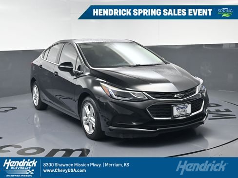 Used 2018 Chevrolet Cruze LT w/ Convenience Package image 1