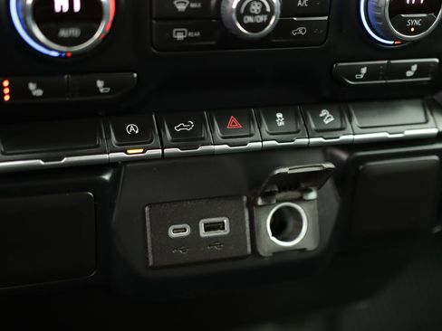 Used 2022 Chevrolet Silverado 1500 LT w/ Z71 Off-Road Package image 17