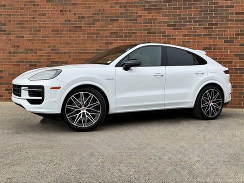 New 2026 Porsche Cayenne E-Hybrid Coupe AWD/4WD image 1