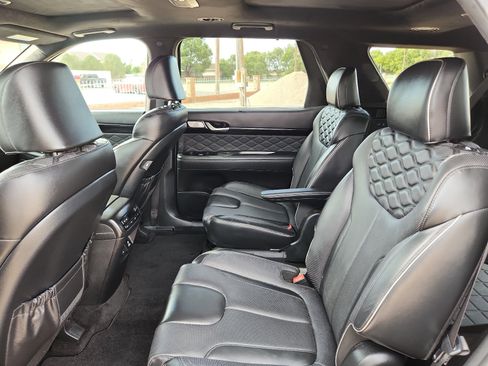 Used 2022 Hyundai Palisade Calligraphy image 9