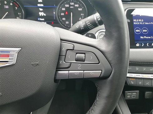 Used 2021 Cadillac XT4 Premium Luxury image 15