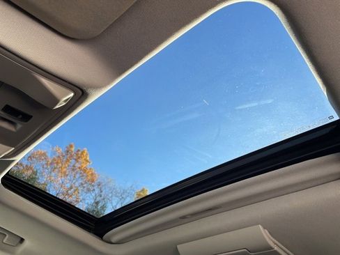 Used 2016 GMC Yukon SLT w/ Premium Edition image 35