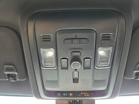 Used 2023 Chevrolet Suburban Premier AWD/4WD image 24