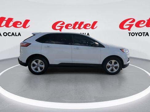 Used 2020 Ford Edge SE image 9