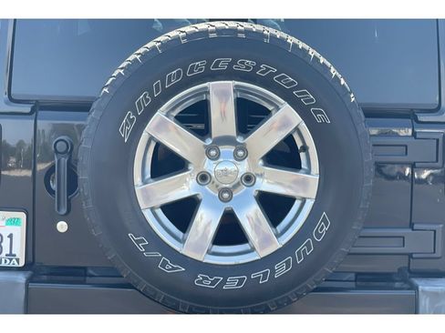 Used 2017 Jeep Wrangler Unlimited Sahara w/ Connectivity Group AWD/4WD image 42