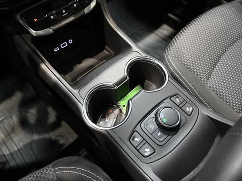 Used 2024 GMC Terrain SLE w/ Driver Convenience Package image 18