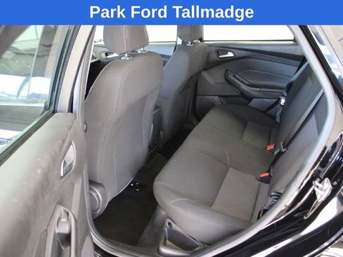 Used 2018 Ford Focus SE w/ SE Appearance Package image 24