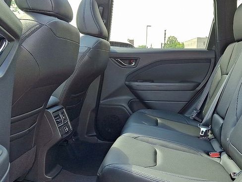 New 2025 Subaru Forester Limited image 8