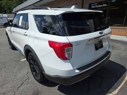Used 2020 Ford Explorer XLT w/ Equipment Group 202A RWD image 3