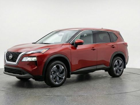 Used 2025 Nissan Rogue SV image 3