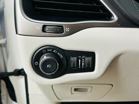 Certified 2021 Jeep Cherokee Latitude Lux AWD/4WD image 14
