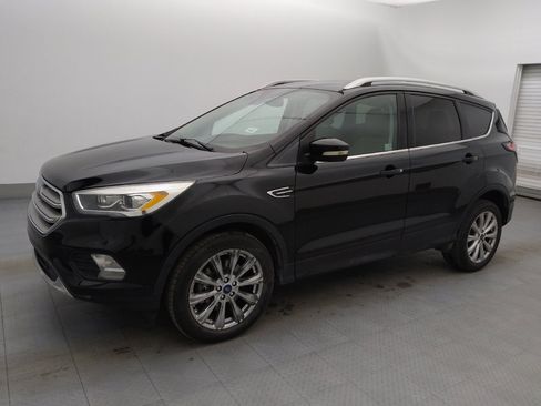 Used 2018 Ford Escape Titanium image 2