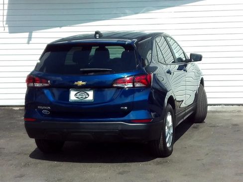 Used 2022 Chevrolet Equinox LS w/ LS Convenience Package AWD/4WD image 5