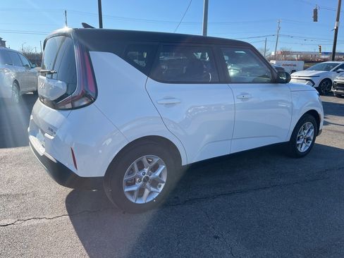 Used 2025 Kia Soul S image 5
