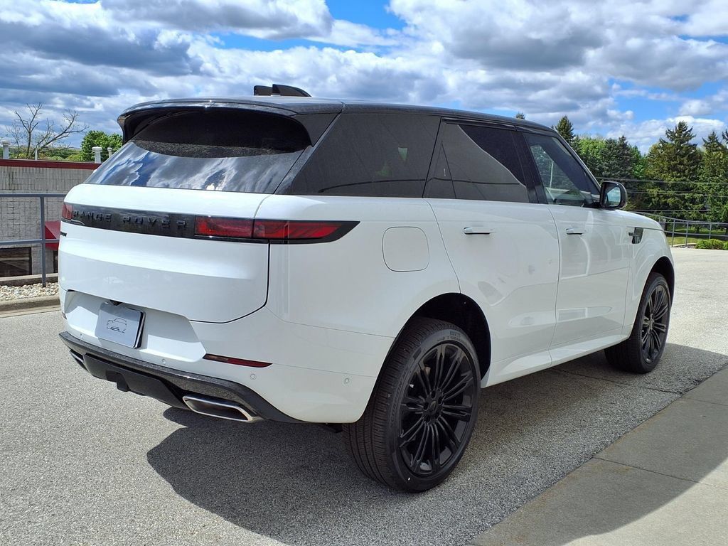 New 2026 Land Rover Range Rover Sport Dynamic SE AWD/4WD image 5