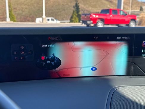 Used 2024 Lincoln Nautilus Premier image 36