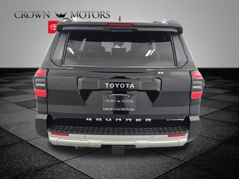 Used 2025 Toyota 4Runner Limited AWD/4WD image 5