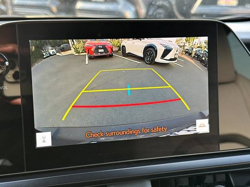 Used 2023 Lexus UX 250h FWD image 22