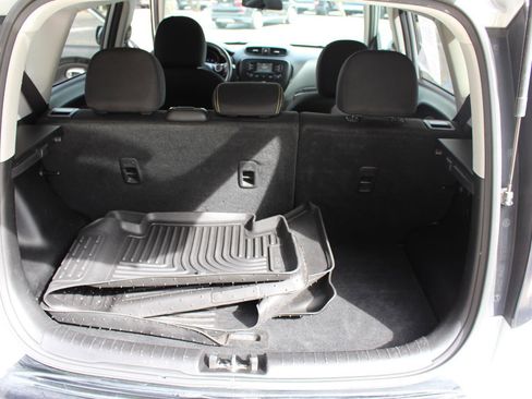 Used 2016 Kia Soul + image 32