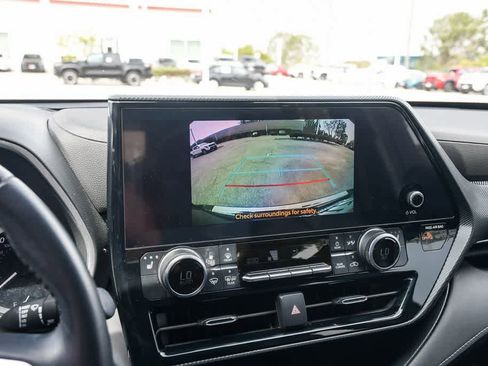 Used 2023 Toyota Highlander XSE image 23