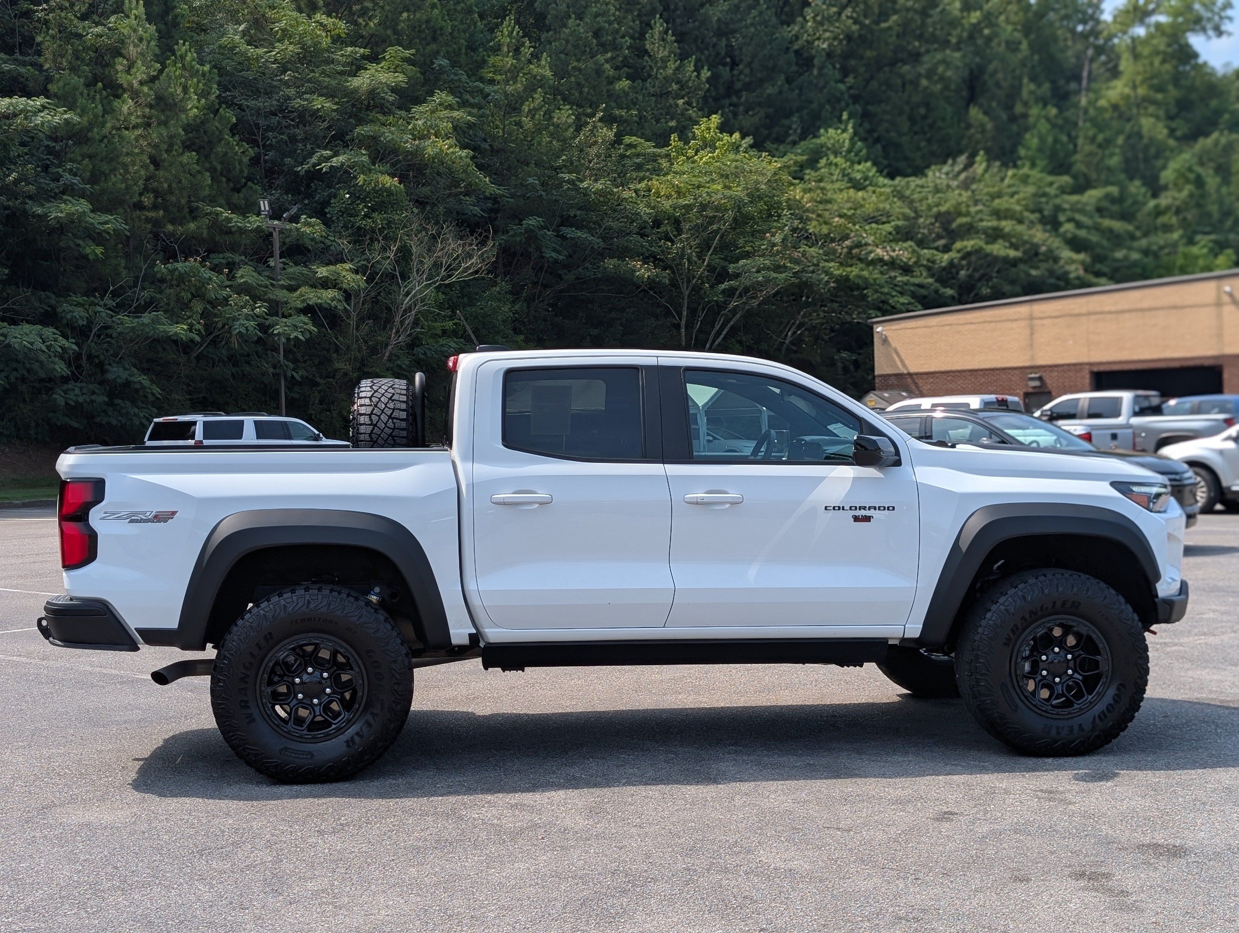 Used 2024 Chevrolet Colorado ZR2 w/ ZR2 Bison Edition AWD/4WD image 10