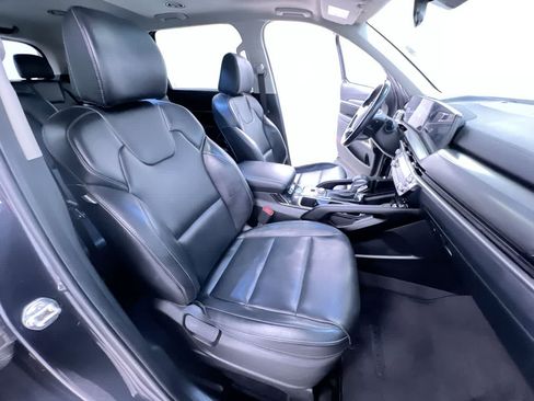 Used 2025 Kia Telluride S FWD image 38