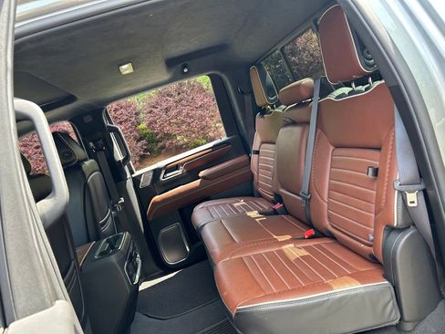 Used 2024 GMC Sierra 3500 Denali Ultimate AWD/4WD image 53