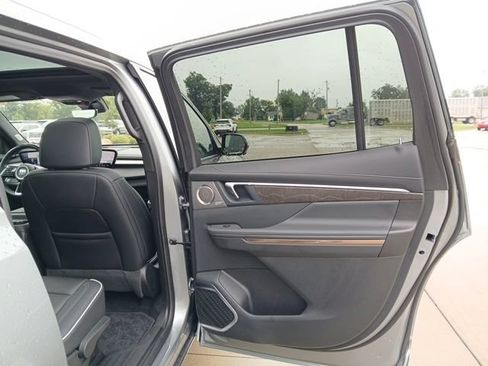 Certified 2026 Buick Enclave Avenir w/ Super Cruise Package AWD/4WD image 29