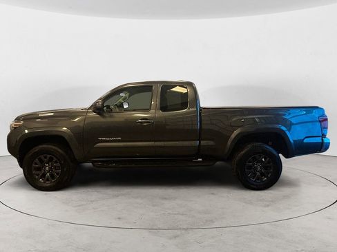 Used 2023 Toyota Tacoma SR5 w/ SR5 Appearance Package AWD/4WD image 2