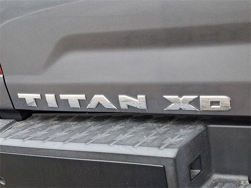 Used 2022 Nissan Titan S image 30
