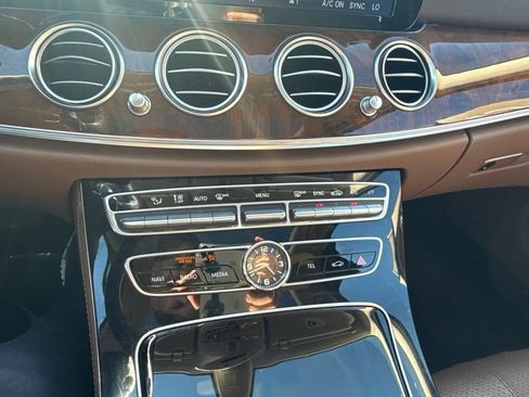 Used 2017 Mercedes-Benz E 300 4MATIC image 30