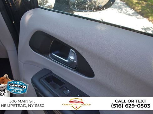Used 2024 Chrysler Pacifica Touring-L FWD image 20