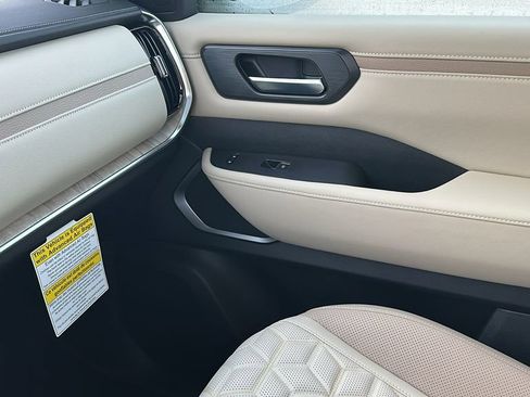 New 2025 Nissan Armada Platinum image 28