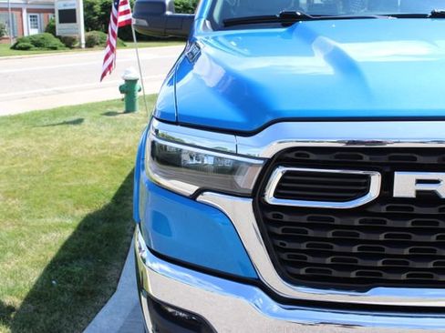 Used 2025 RAM 1500 Big Horn AWD/4WD image 5