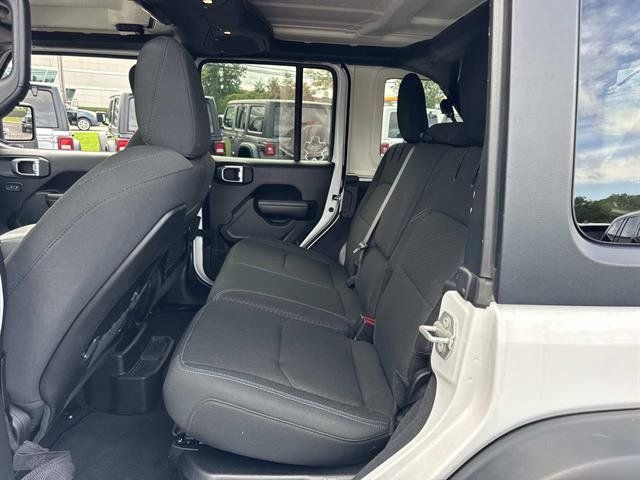 Used 2024 Jeep Wrangler Unlimited Rubicon 4xe AWD/4WD image 8