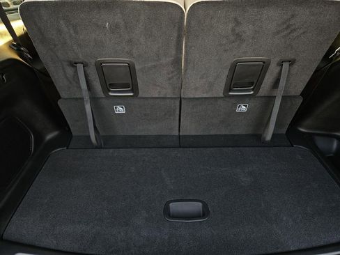 New 2026 Jeep Grand Cherokee L Limited RWD image 9