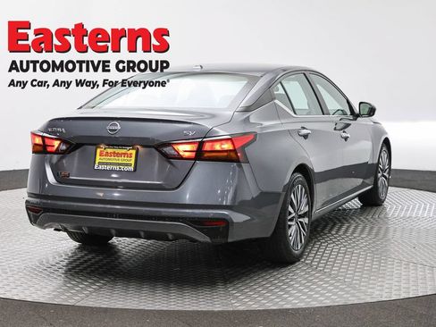 Used 2024 Nissan Altima 2.5 SV FWD image 5
