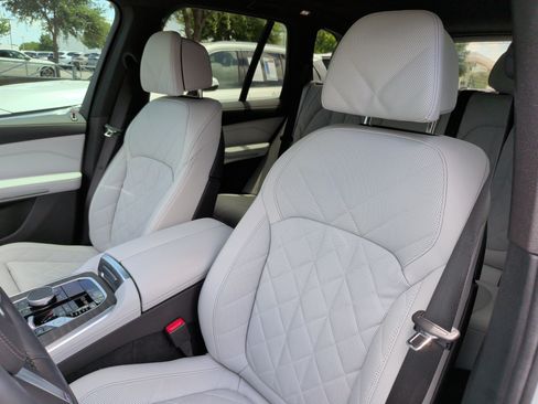 Used 2024 BMW X5 xDrive40i w/ M Sport Package AWD/4WD image 27