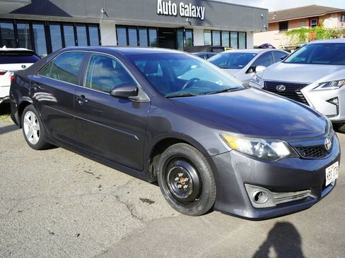 Used 2014 Toyota Camry SE FWD image 3