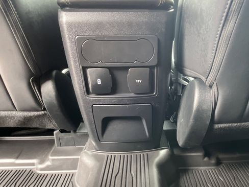 Used 2024 Ford Explorer XLT w/ Equipment Group 202A AWD/4WD image 18
